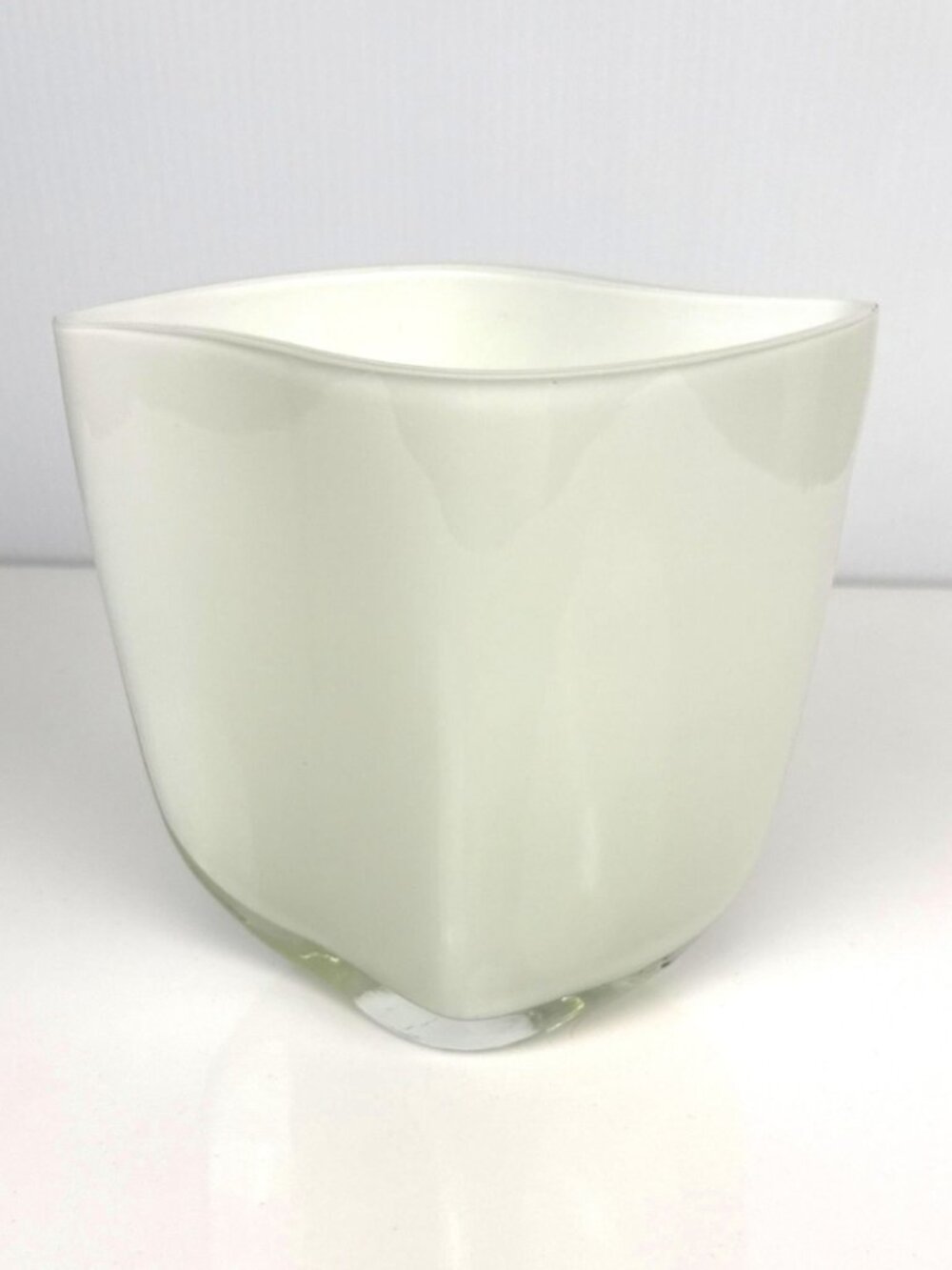 KOHSEKI Opal White Glass Flower Nordic Scandinavian Design Decorative Vase